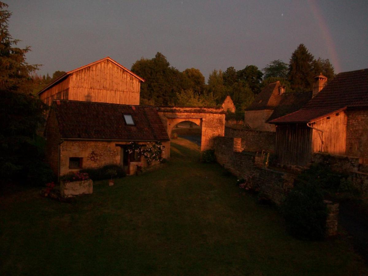 Chambre D'Hotes Lasserre Saint-Amand-de-Coly Exteriér fotografie